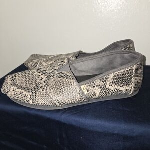 TOMS Women's Classic Alpargata Snake Pattern Slip On Shoes Gray